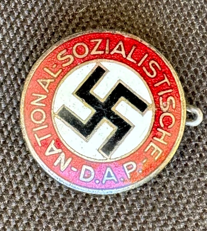 NSDAP Membership Badge by “STEINHAUER & LÜCK LÜDENSHEID#17714 