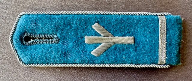 Hitler Youth Hilsarzt Shoulder Board #18890 