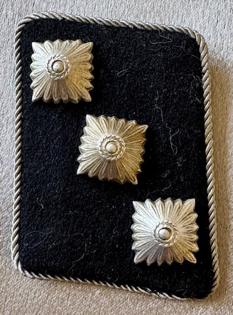 SS Untersturmführer Collar Tab #19318 