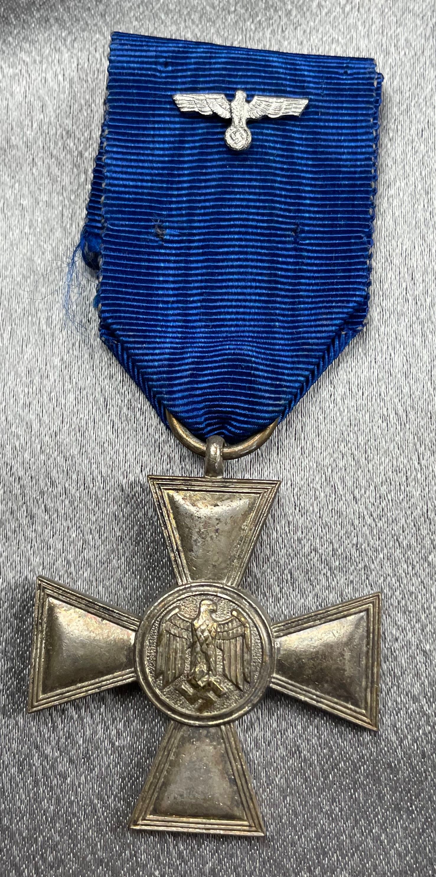 Heer 18 Year Service Medal #15380 
