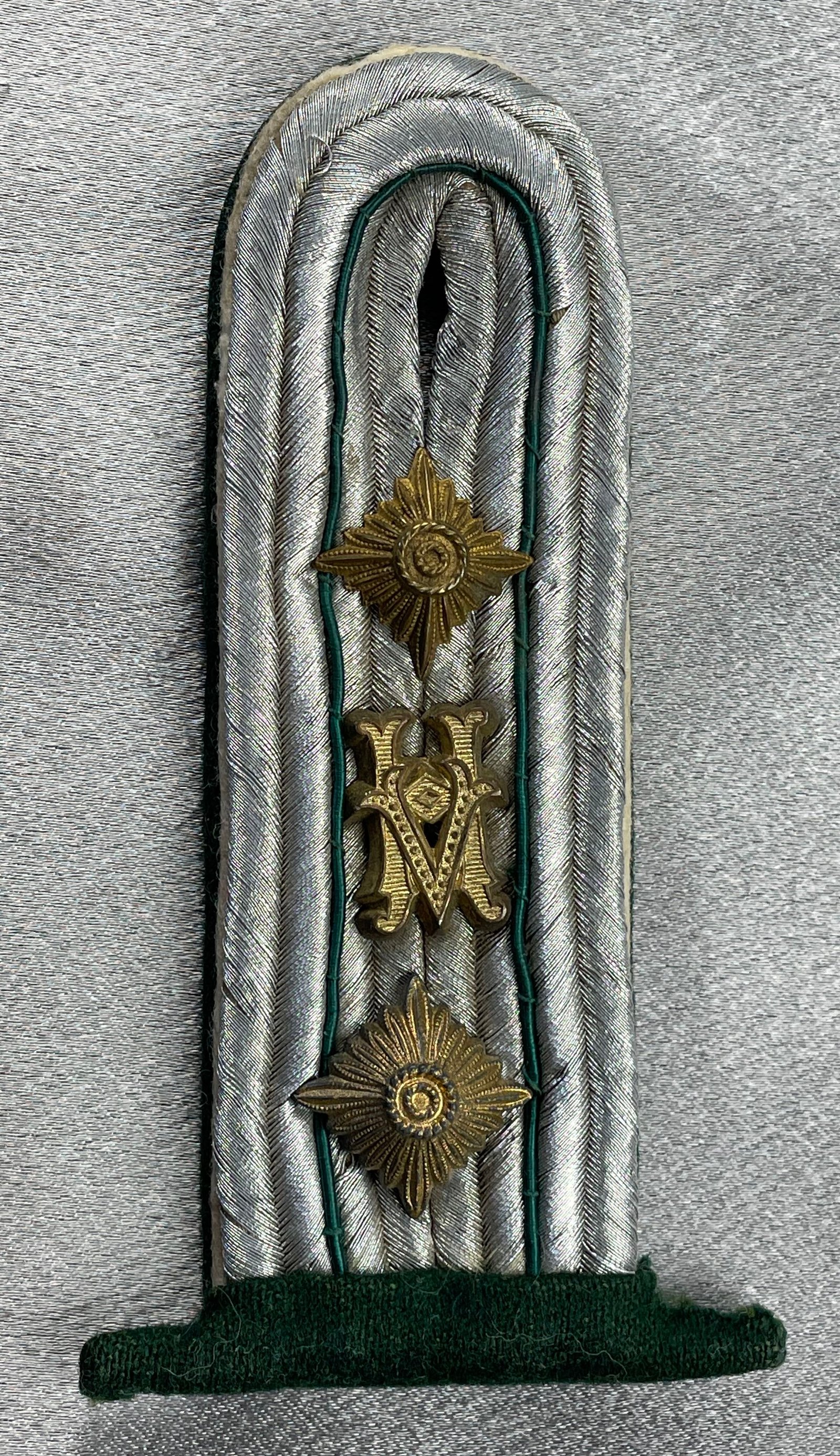 Administrative Hauptmann Shoulder Board #15926 