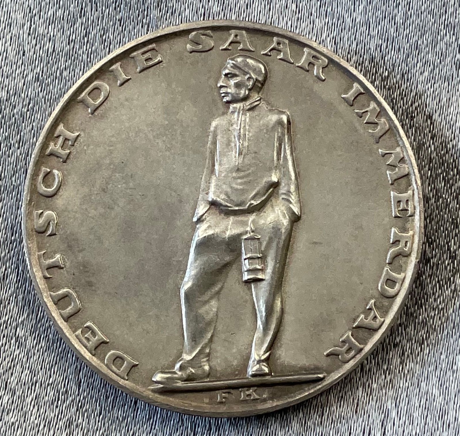Adolf Hitler Saar Medallion #15812 