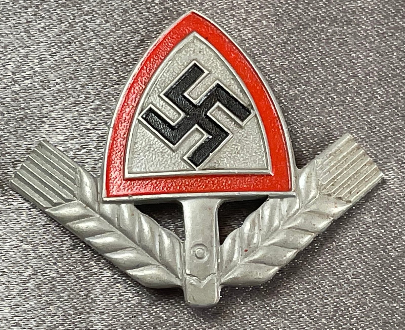 RAD Enlisted Cap Insignia #15297 