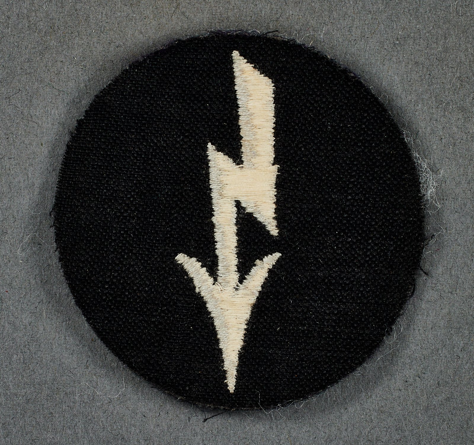 Luftwaffe Signals Personnel Sleeve Insignia #22125 