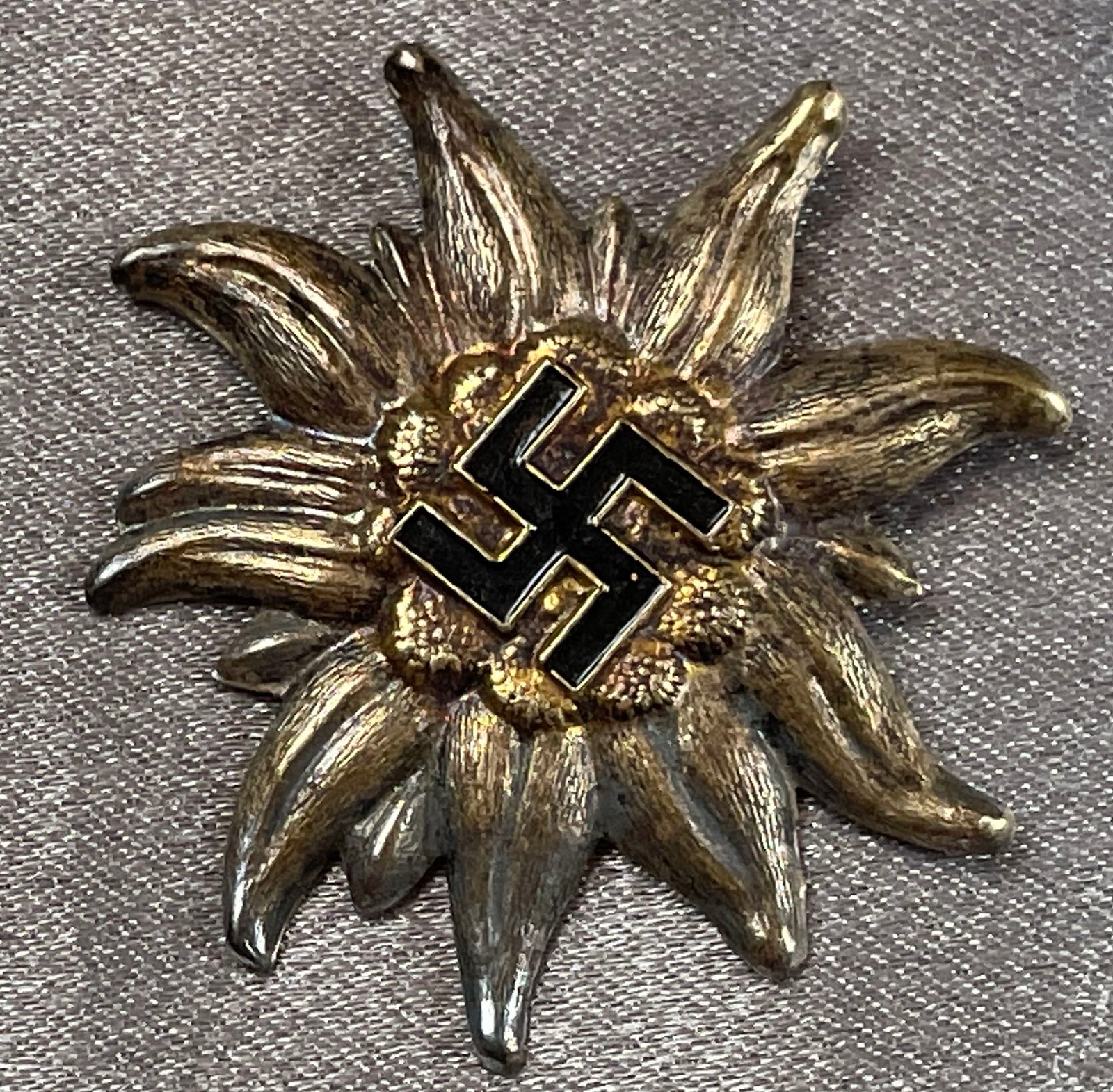 Edelweiss Cap Insignia with Swastika #15311 