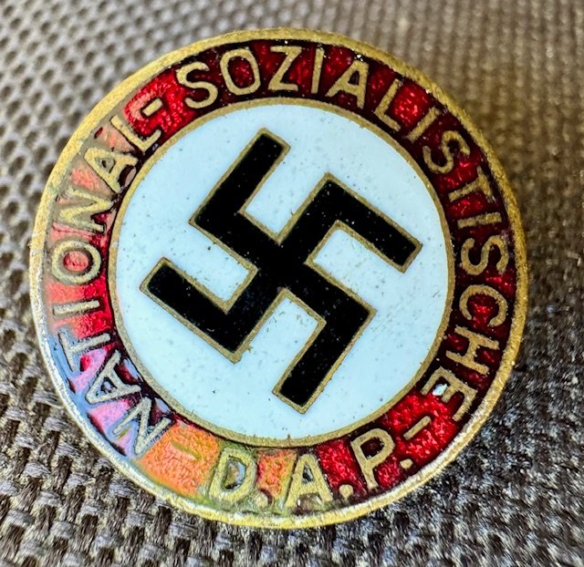 NSDAP Membership Badge #18260 