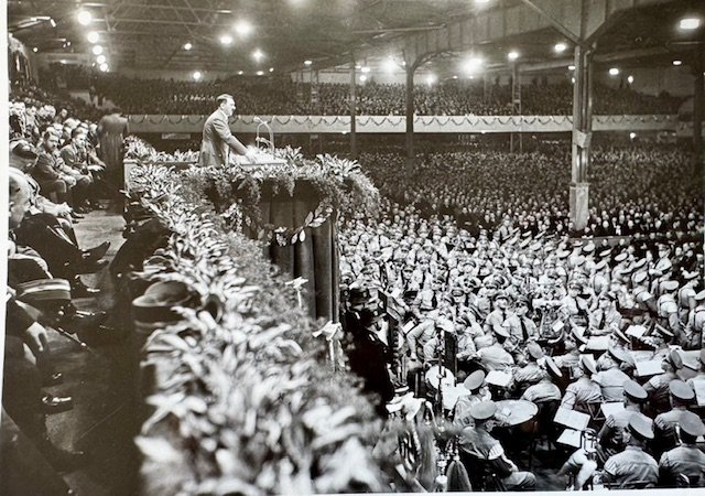 Adolf Hitler Speaks #19400 