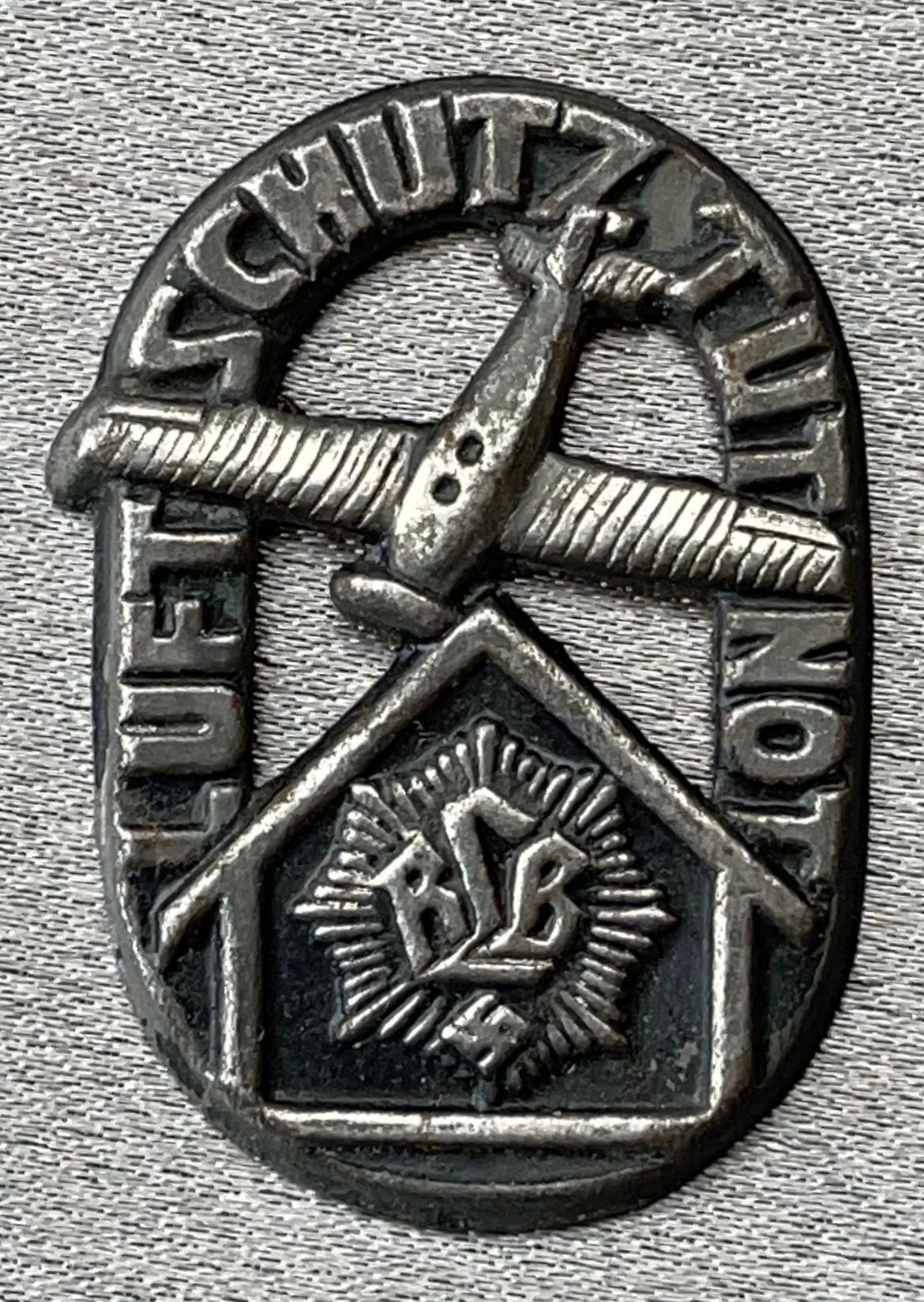 RLB Luftschutz Tut Not Tinnie #15681 