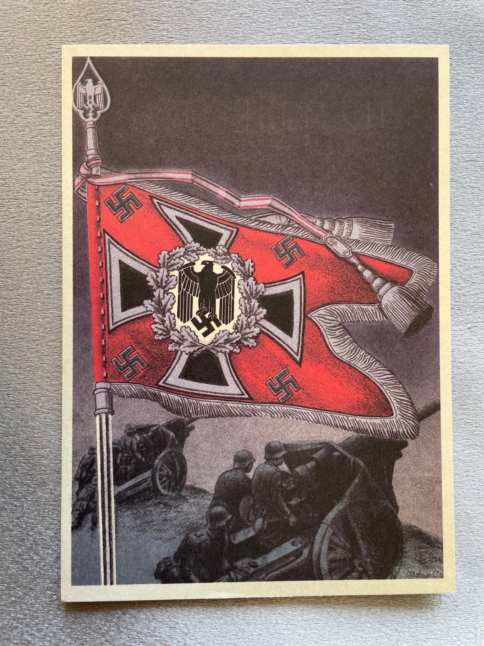 Fahnen und Standarten der Deutschen Wehrmacht Postcard #14970 