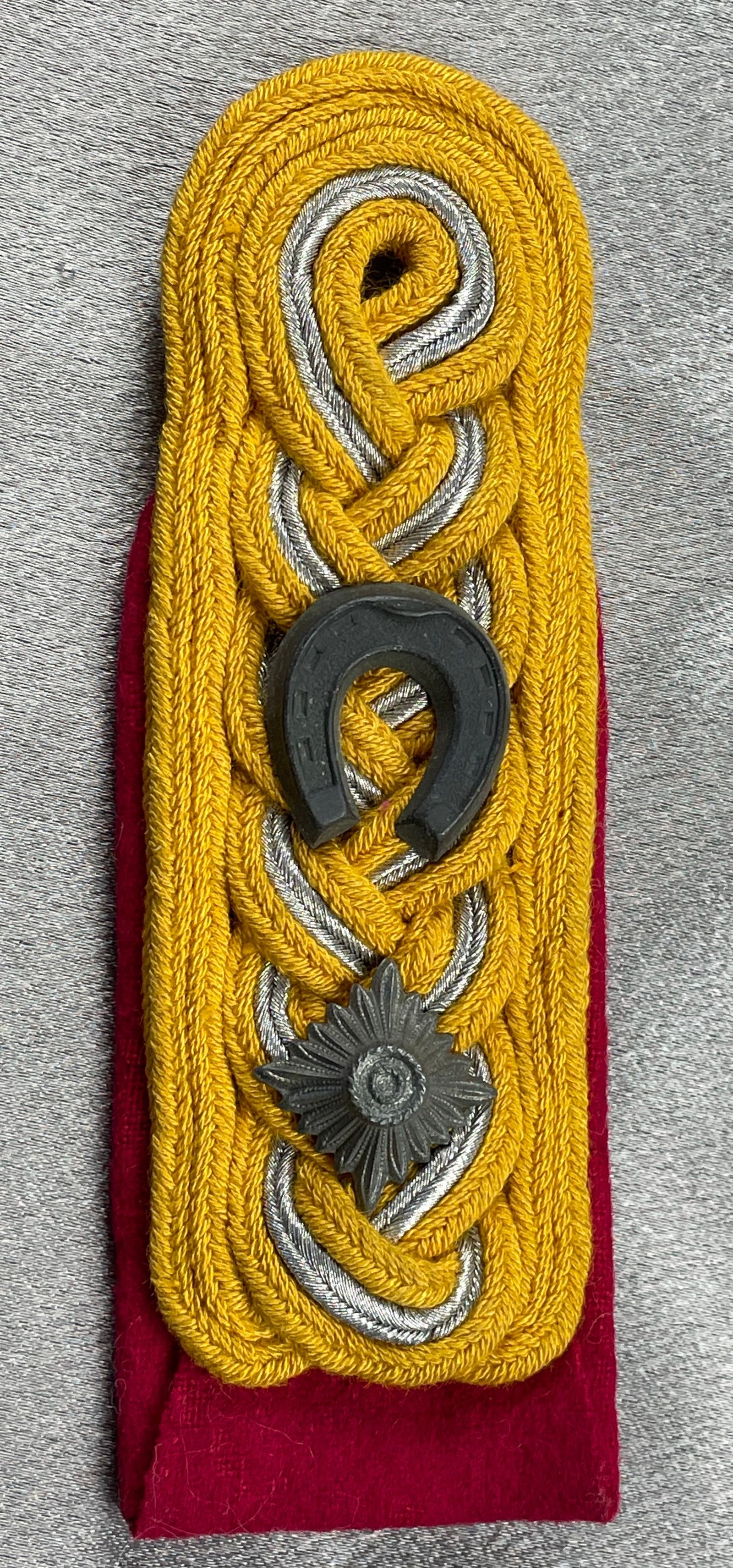 Heer Senior Farrier Instruction Master Shoulder Board #15919 