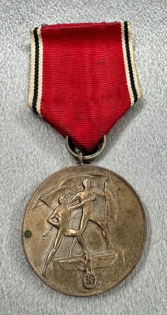 Sudetenland Medal with Prinzen Size Prague Castle Bar #17778 