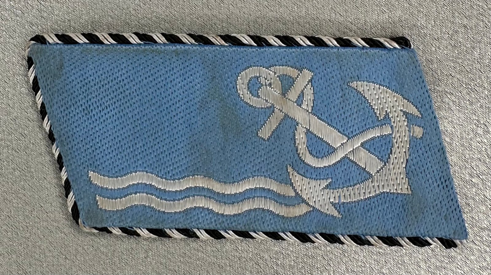 Wasserstraßen Luftschutz Collar Tab #17234 