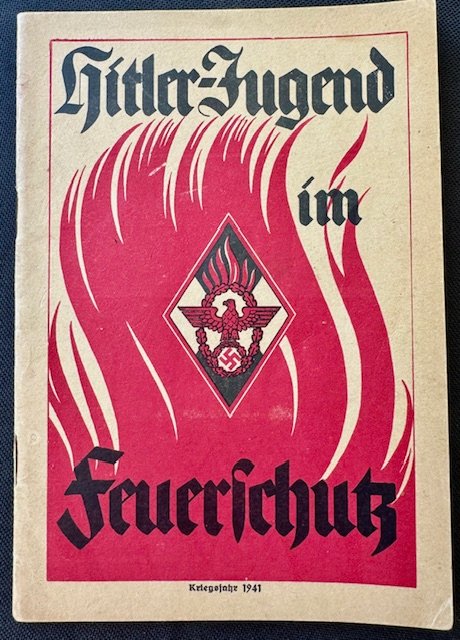 Hitler Jugend im Feuerschutz #17617 