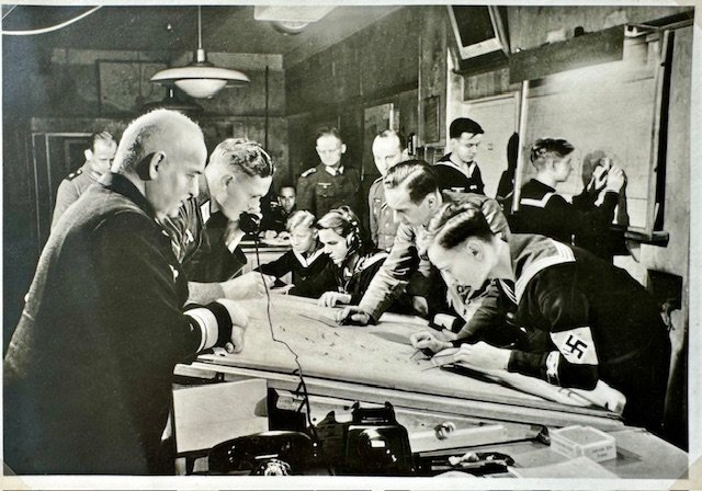 Marine Hitler Jugend Assisting Naval Artillery Photo #18329 