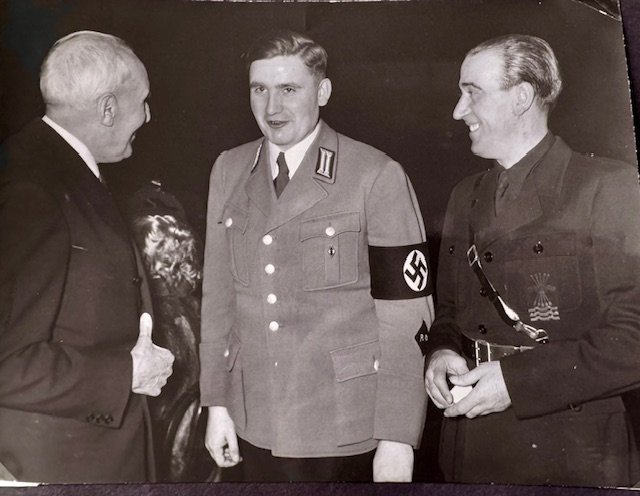 Gauamtsleiter Hellermann with Spanish Diplomats #18853 