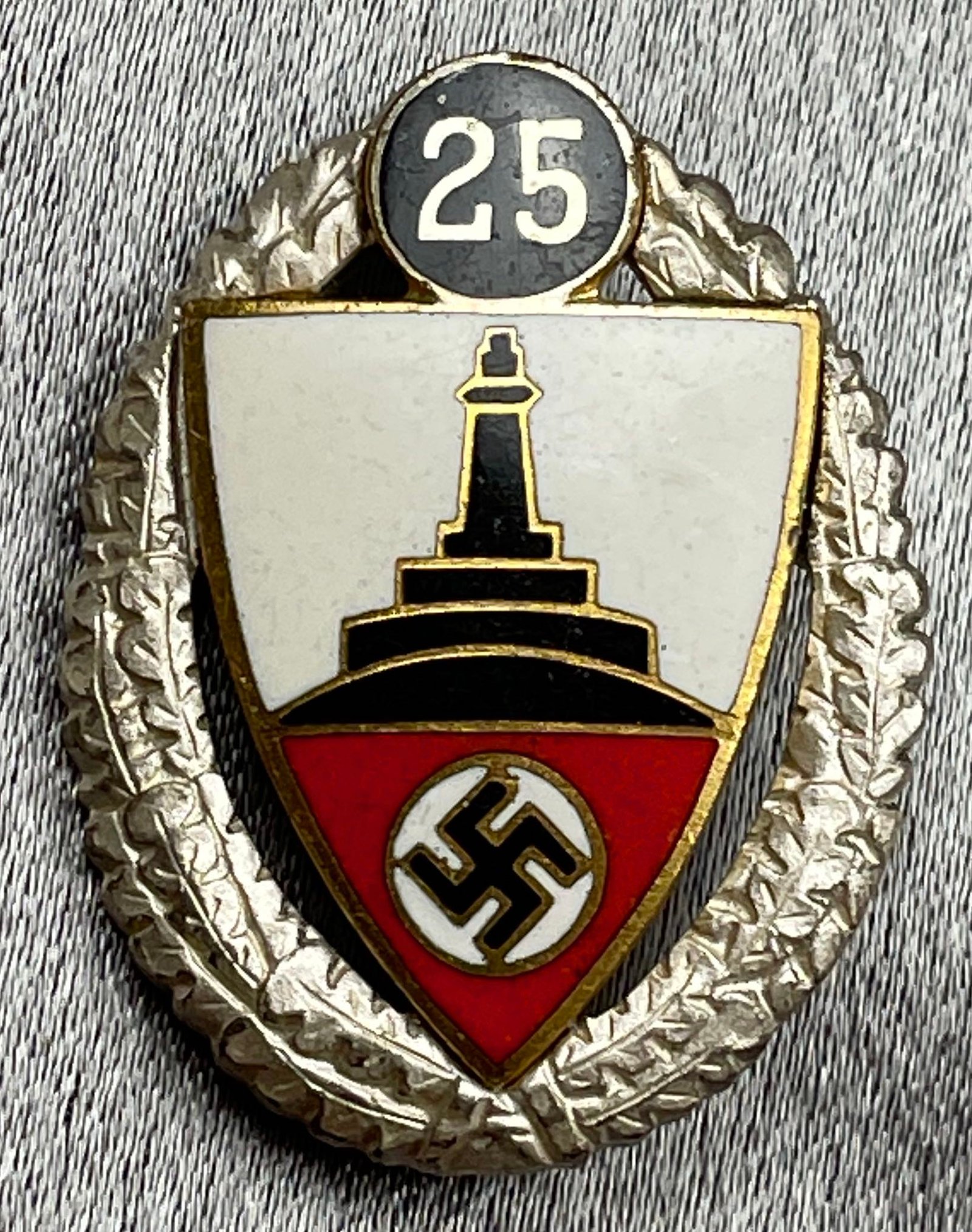Reichskriegerbund 25 Year Badge #15484 