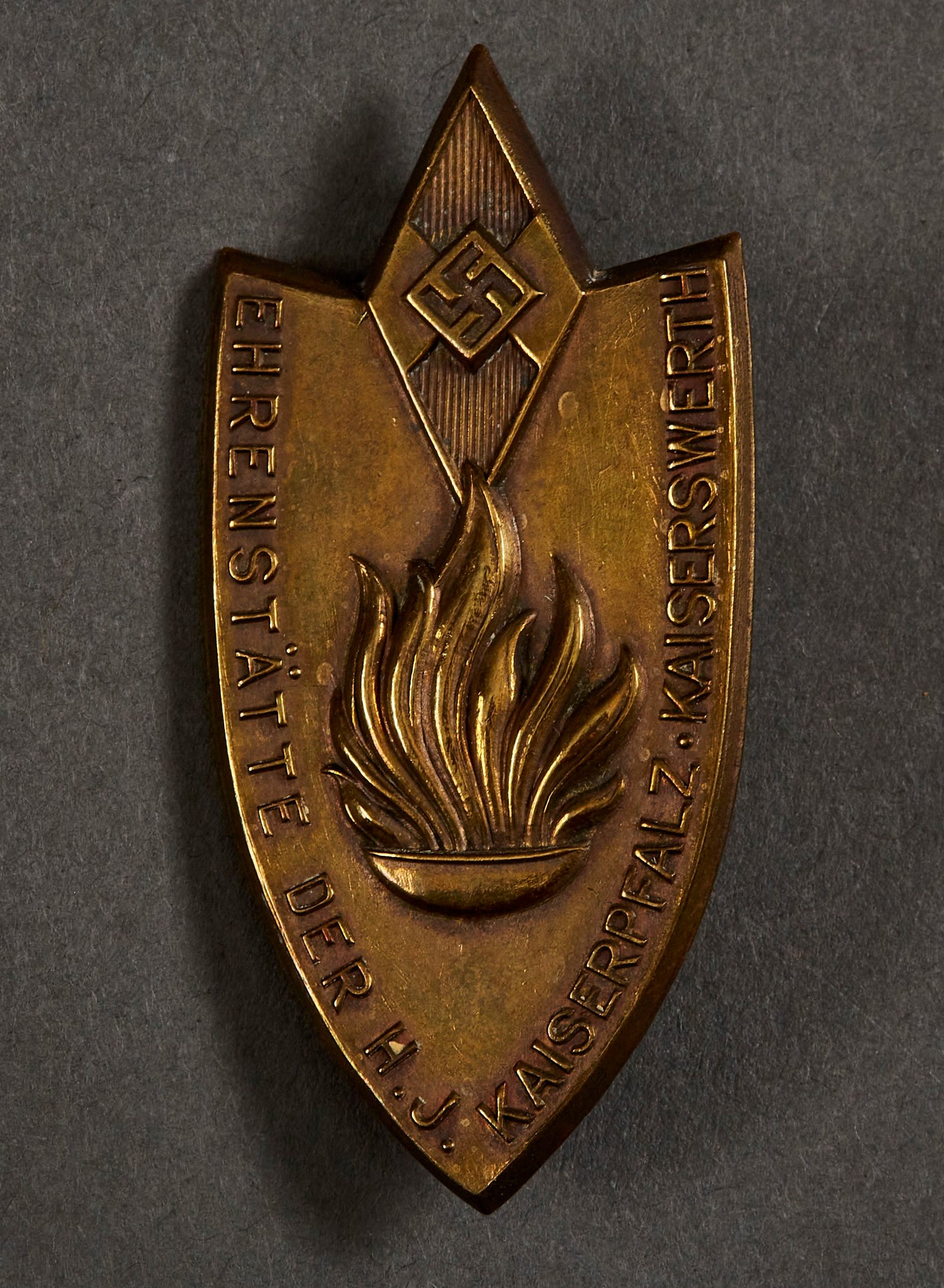 Ehrenstätte der H.J. Kaiserpfalz Kaiserwerth Tinnie #15562 