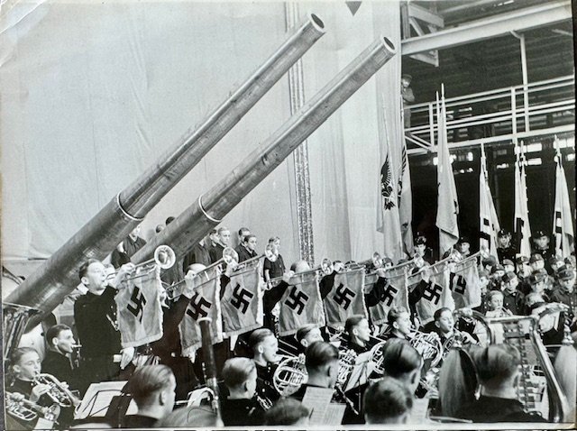 Speer Speaking to German Youth Photo #18207 