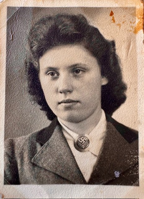 Frauenarbeitsdienst Brooch Photo #19188 