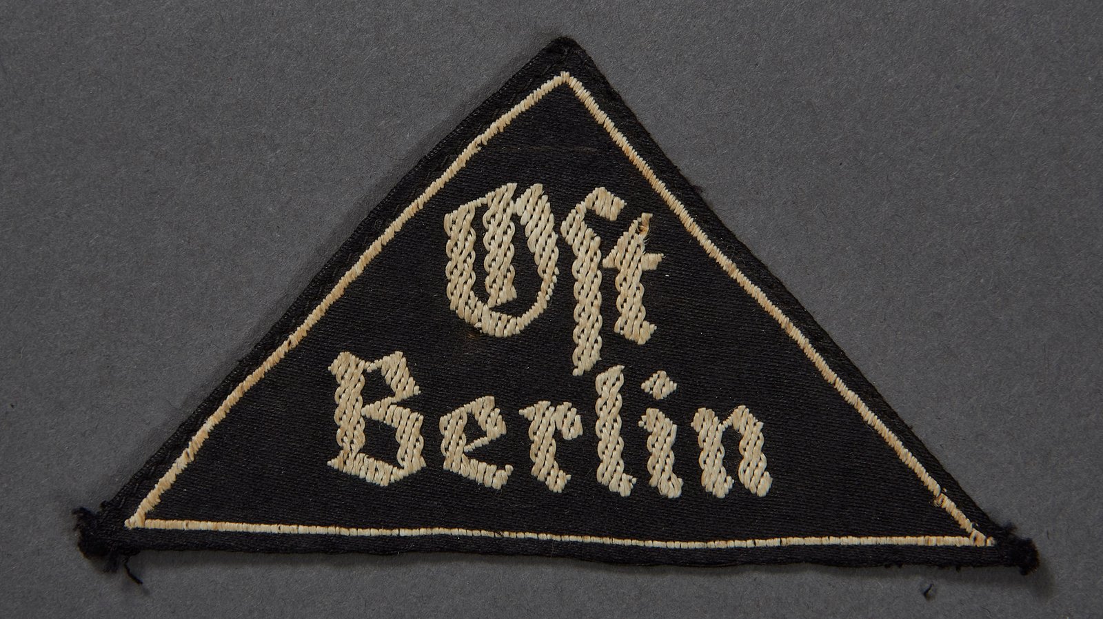 BDM Ost Berlin District Sleeve Triangle #16135 