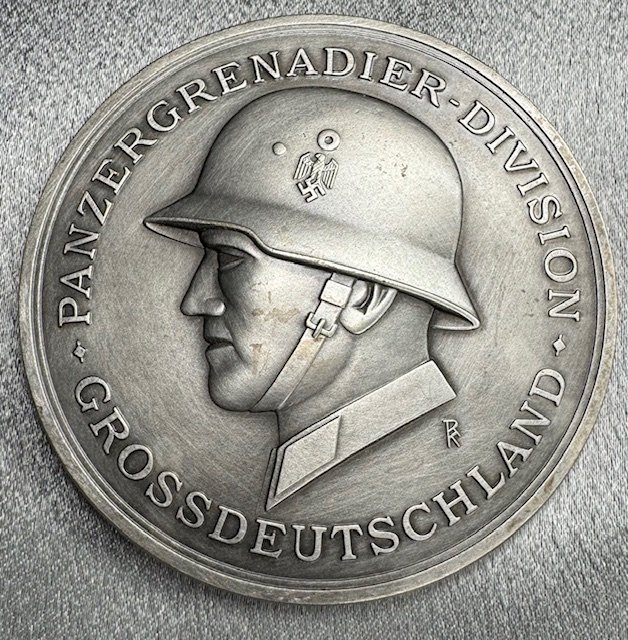 Panzergrenadier Division Grossdeutschland Table Medallion #17645 