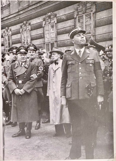 Professor Dr. Richard Suchenwirth #18813 