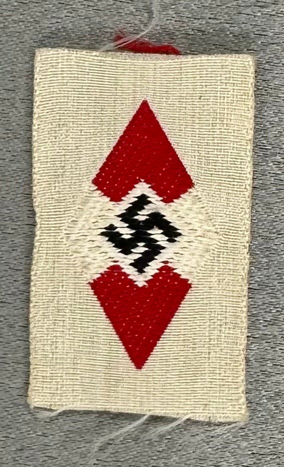 HJ Overseas Cap Insignia #17192 