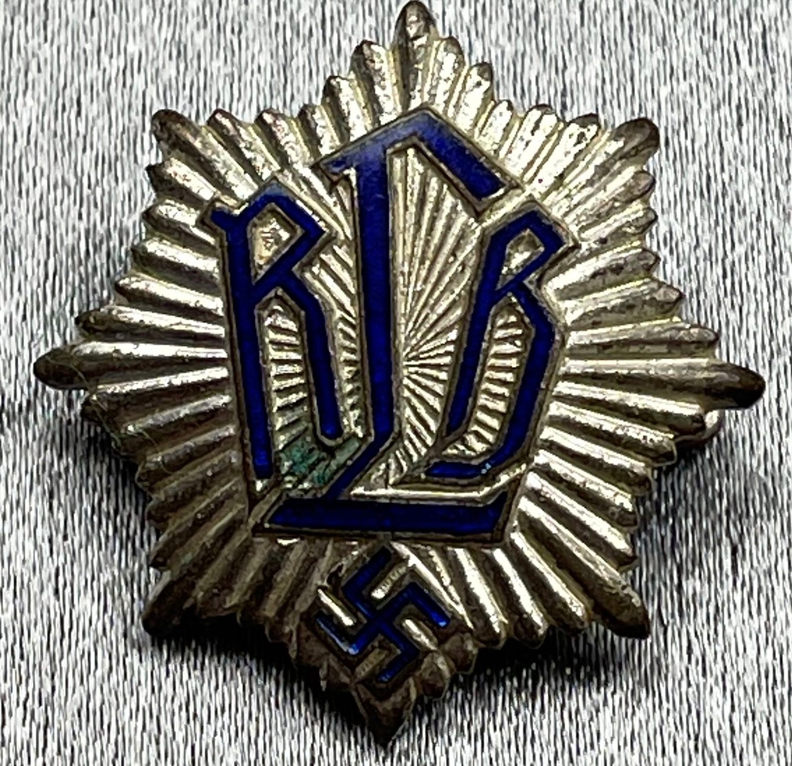 RLB Enamel Membership Pin 1st Pattern #15479 