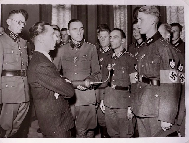 Dr Joseph Goebbels with Generalarbeitsführer Ulrich von Bothmer #18848 