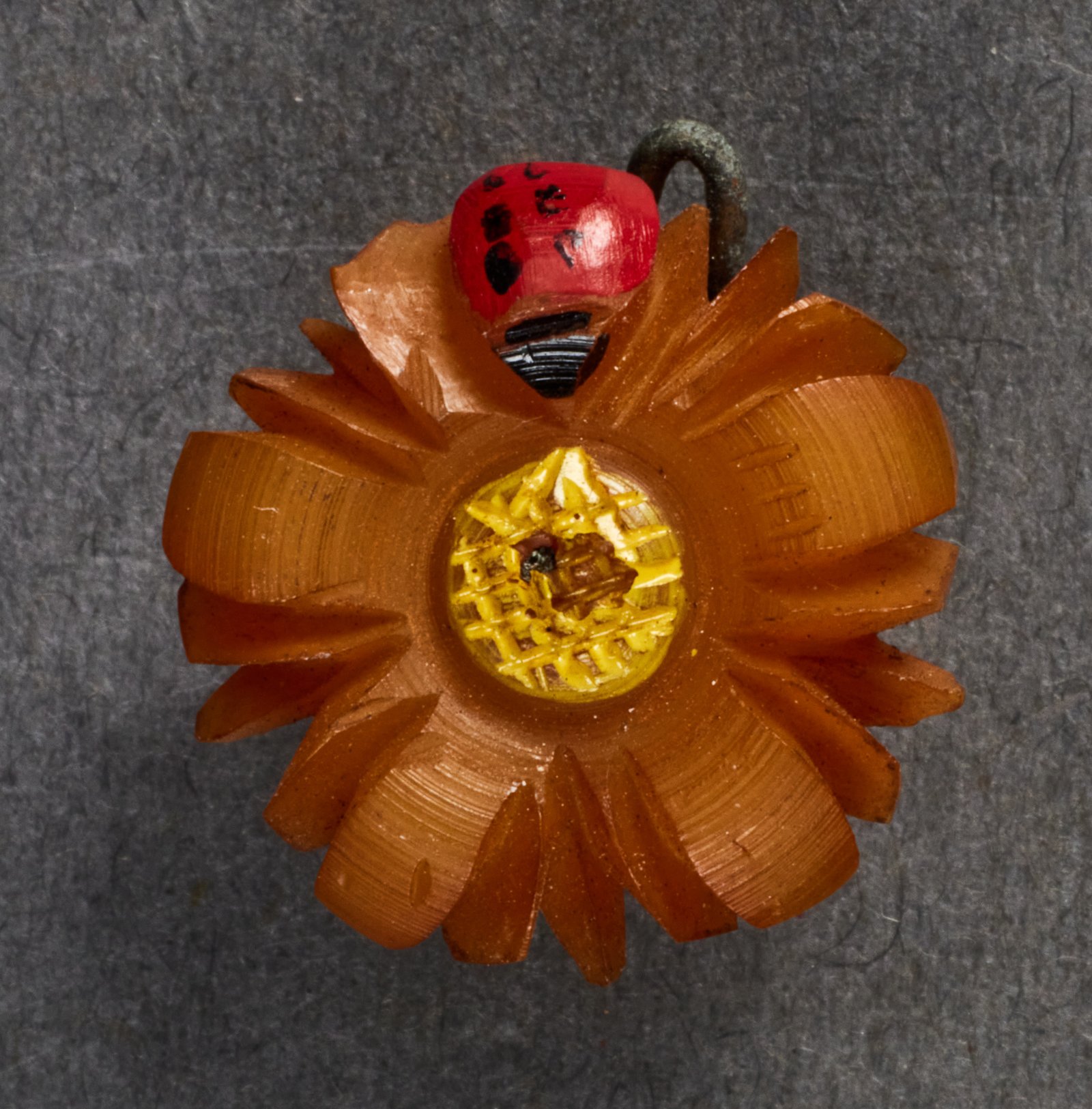 Winterhilfswerk Donation Pin #22390 