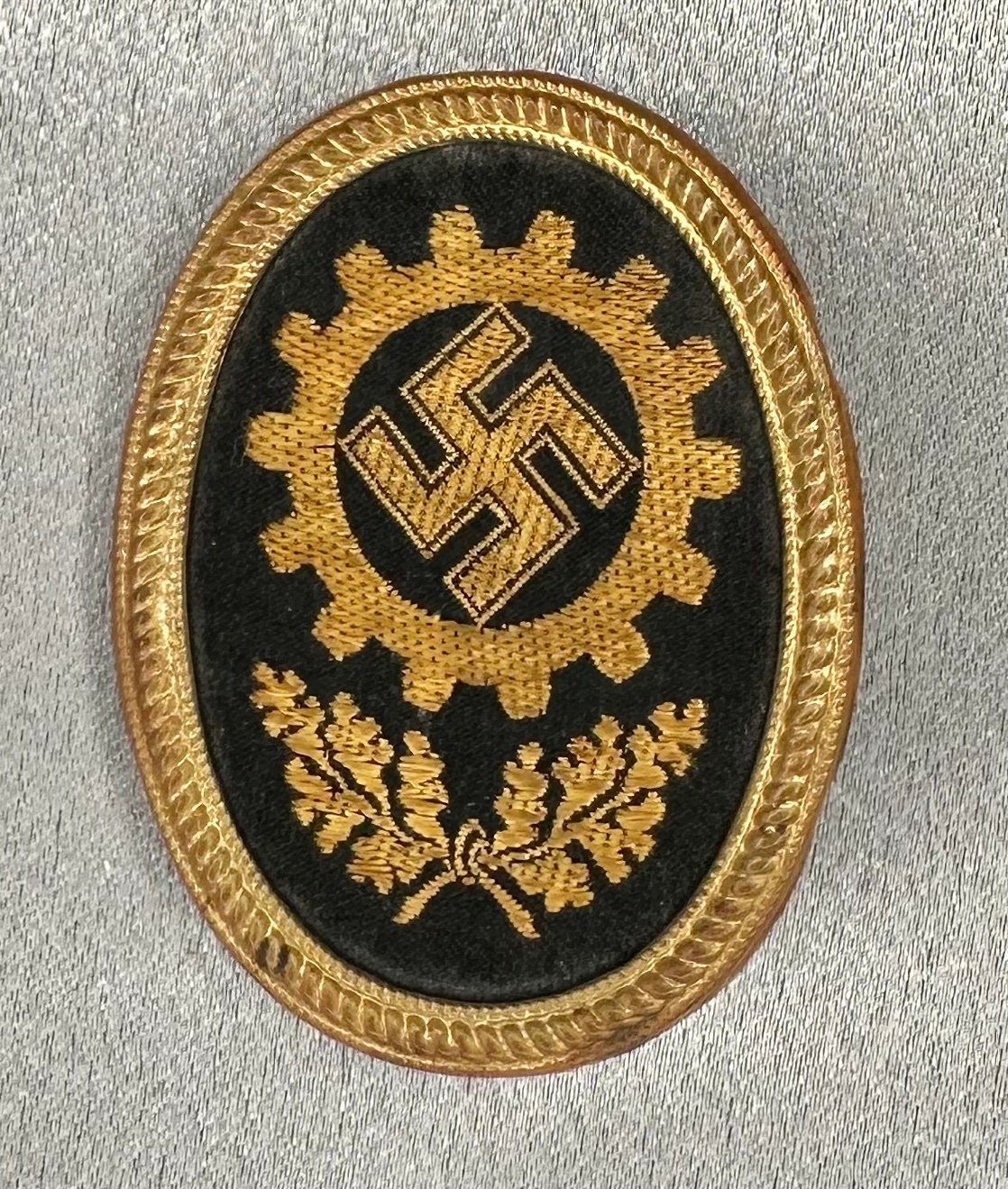 DAF Visor Cap Badge #16996 