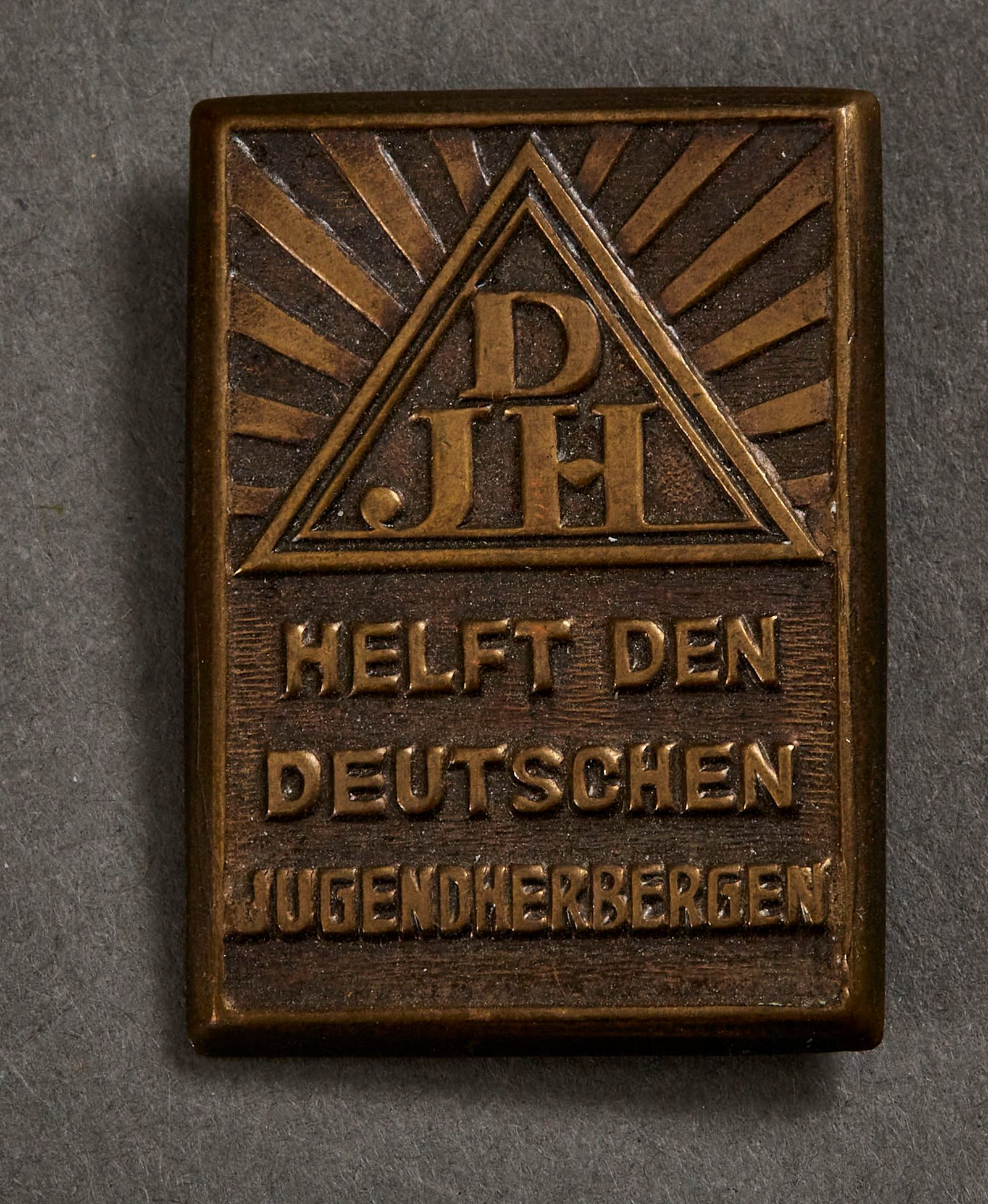 DJH Helft Den Deutschen Jugendherbergen Tinnie #15570 