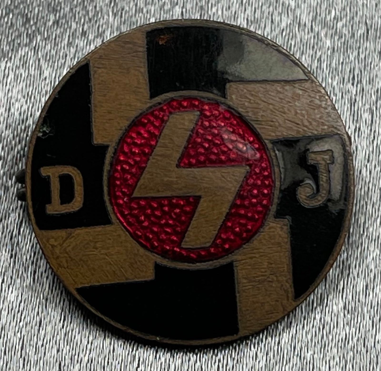 Deutsches Jungvolk Membership Badge #15480 