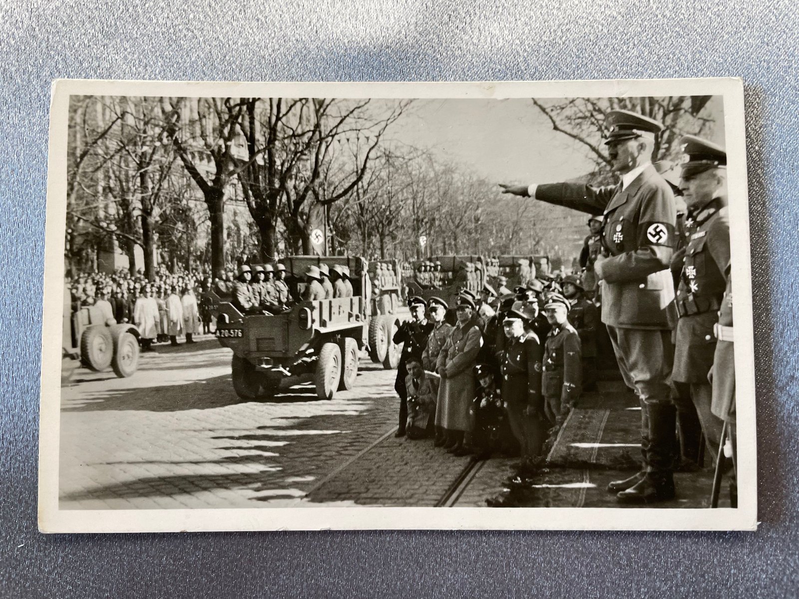 Hitler in Wien 1938 Postcard #15070 