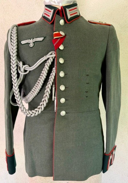 Wehrmacht OberLeutnant Waffenrock #21288 