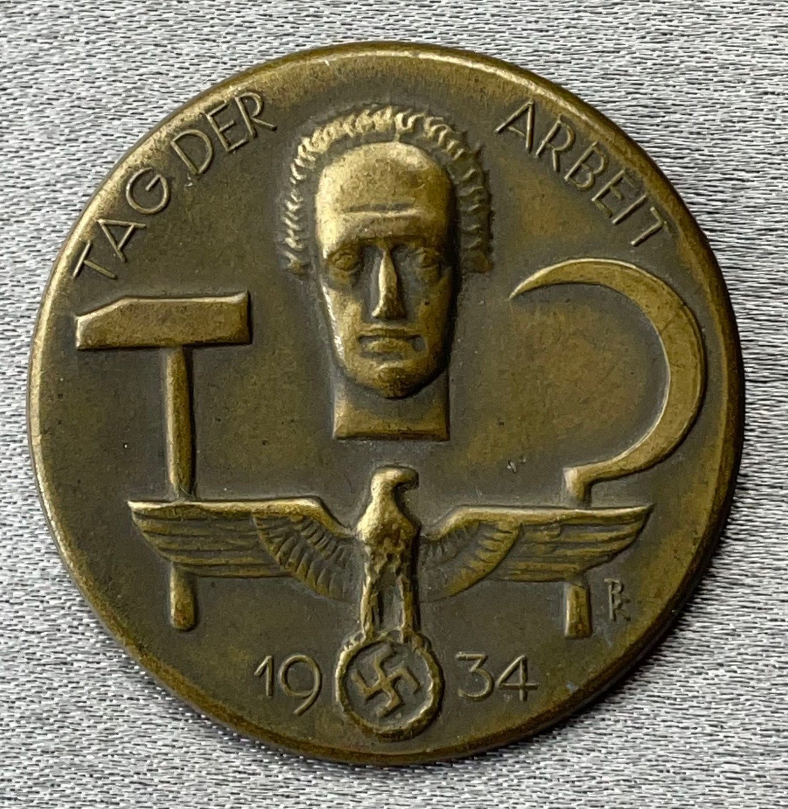 Tag Der Arbeit 1934 Tinnie #15672 