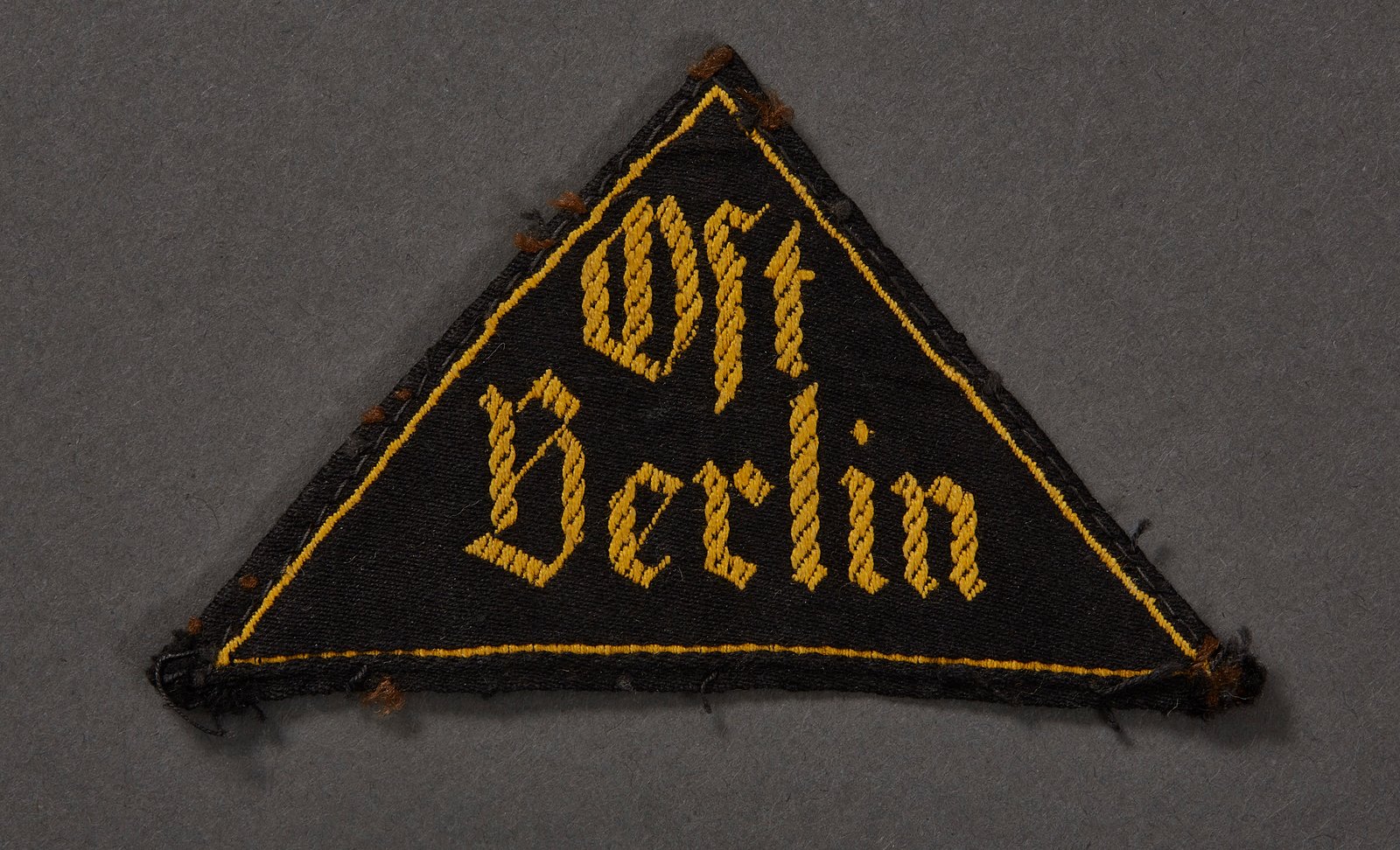 HJ Ost Berlin District Sleeve Triangle #16115 