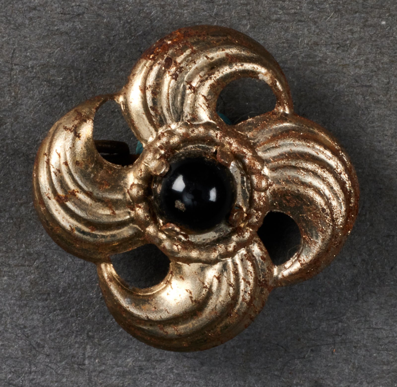 Winterhilfswerk Donation Pin #22386 