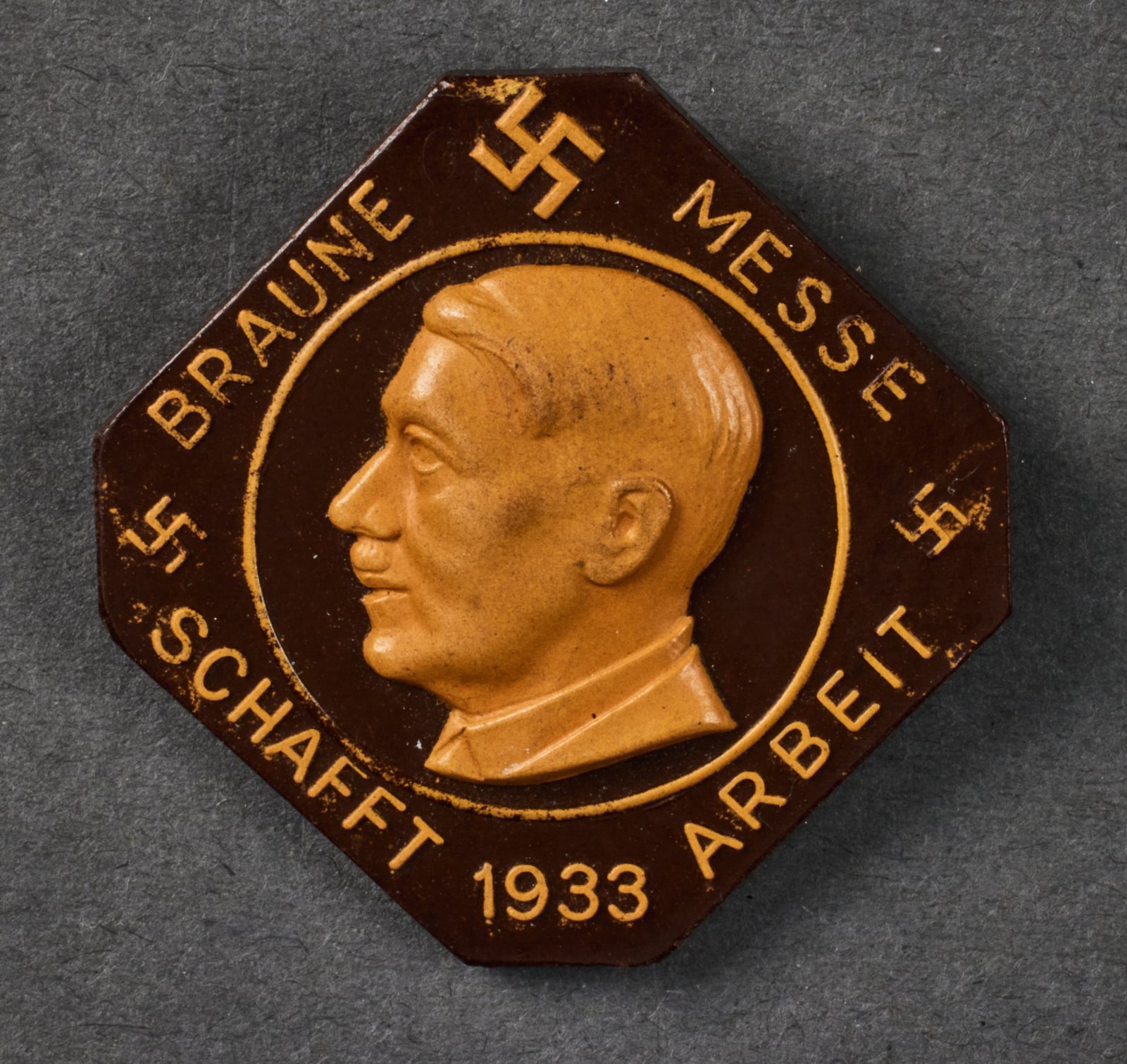 Braune Messe Schafft Arbeit 1933 Tinnie #20574 