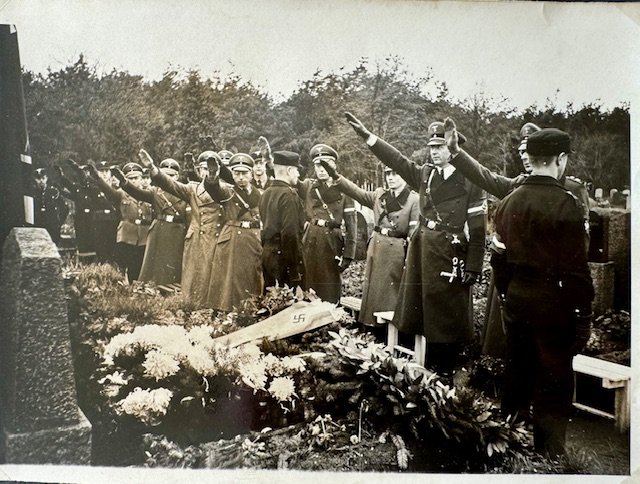 In remembrance of November 9th Photo #18111 