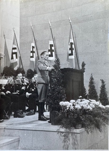 Political Leaders Speaking #19411 