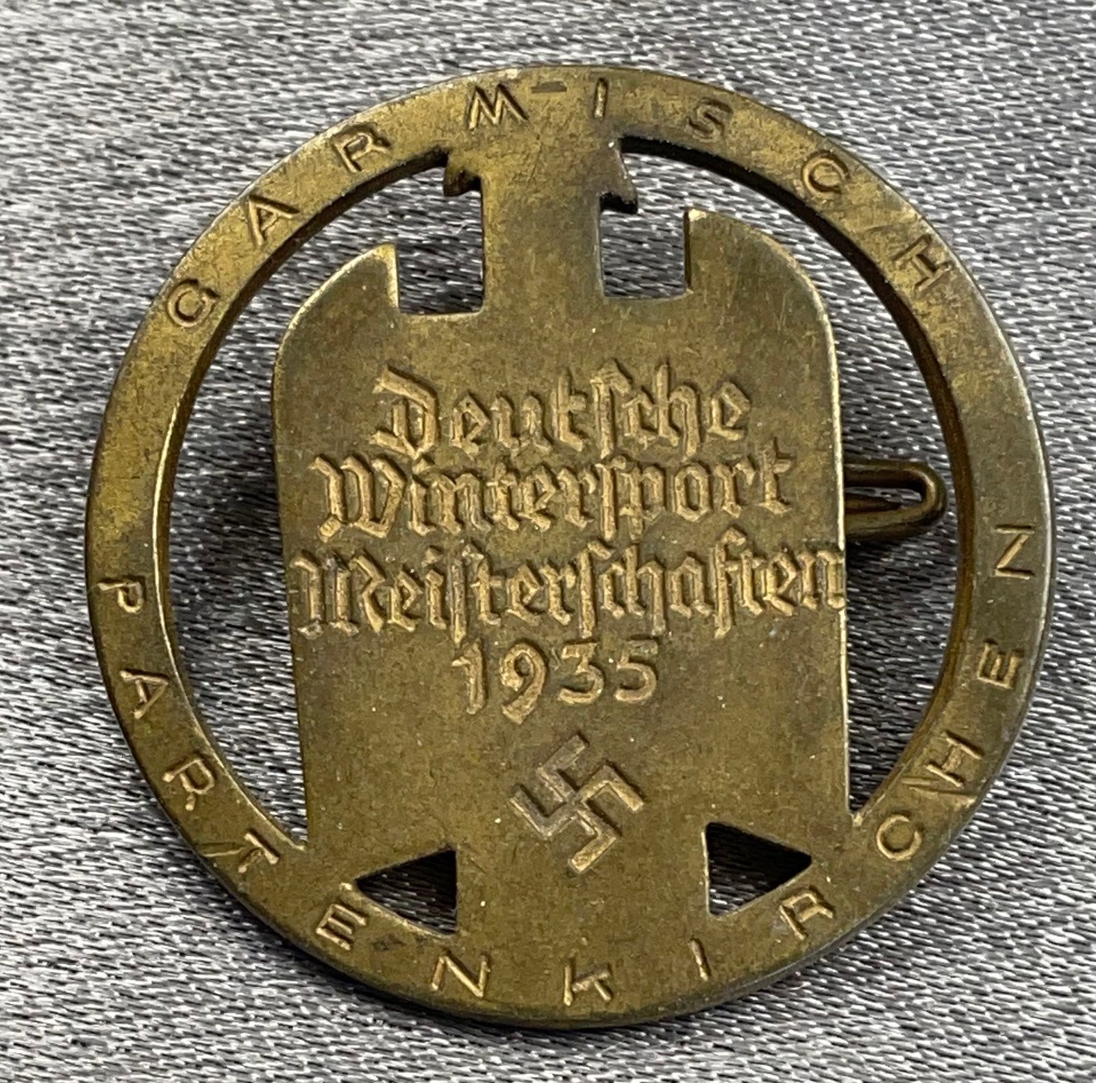 Commemorative badge for the German Winter Sports Championships 1935 Garmisch-Partenkirchen #16259 