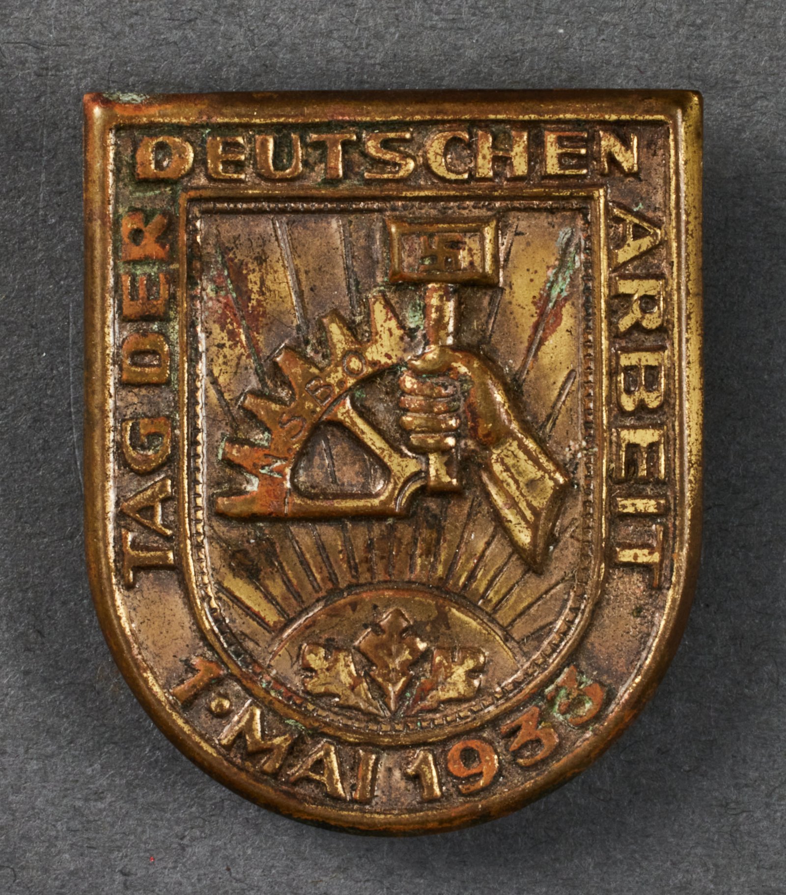 N.S.B.O. Tag der Deutschen Arbeit 1 Mai 1933 Tinnie #21575 