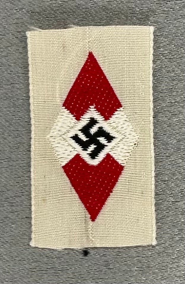 HJ Overseas Cap Insignia #17191 