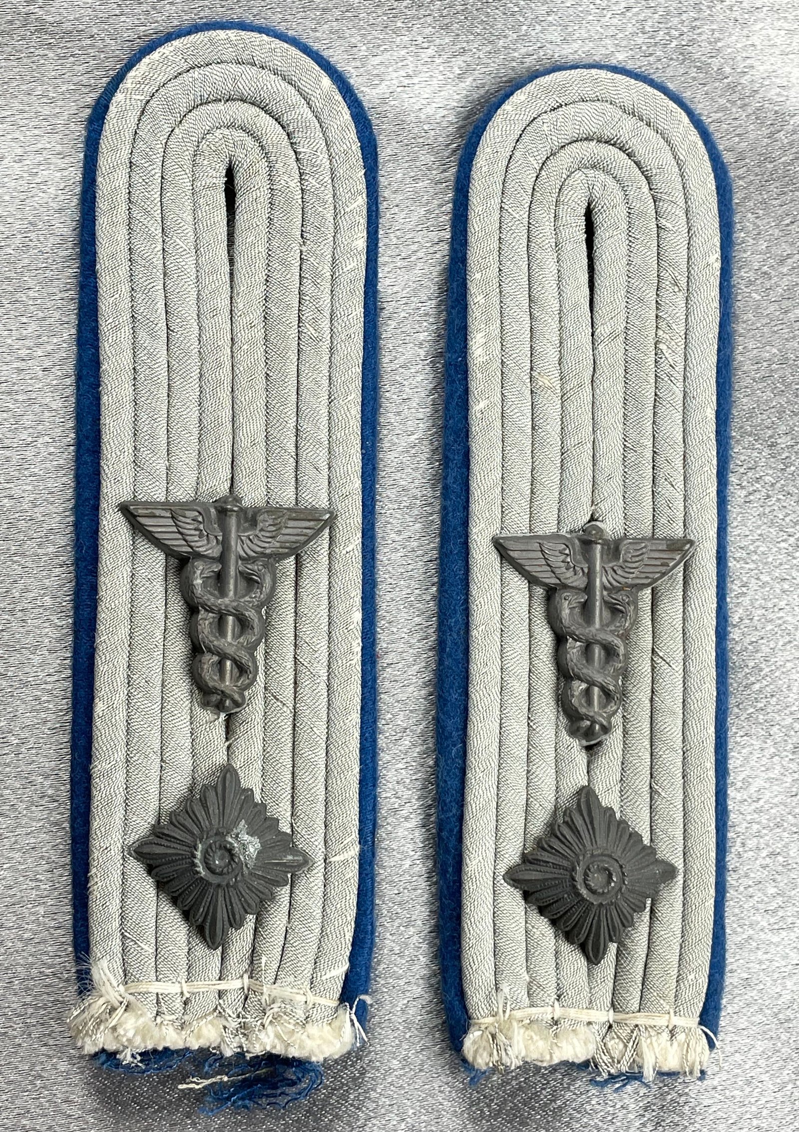 Administrative Caduceus Oberleutnant Shoulder Boards #15930 