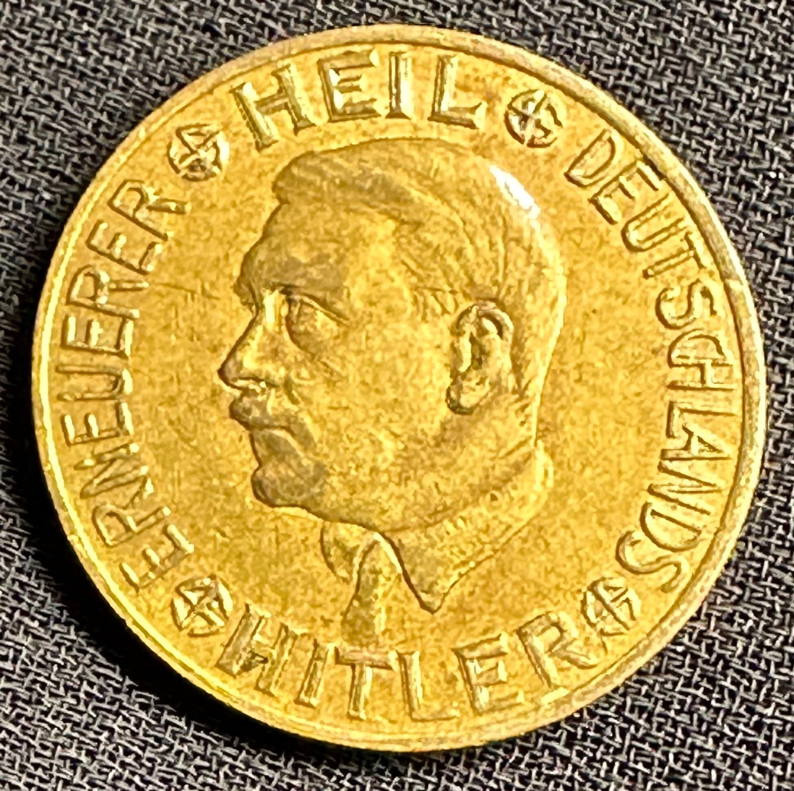 Adolf Hitler Medallion #16964 