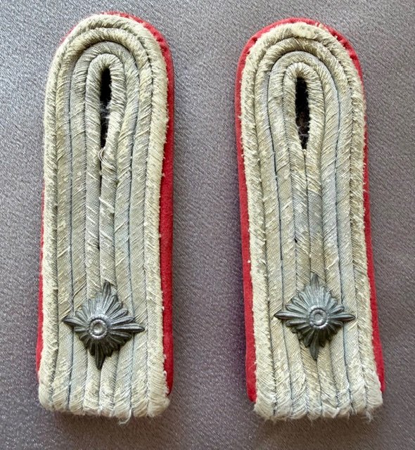 Artillery Oberleutnant Shoulder Boards #20453 