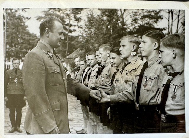 Brave Hamburg youth with the Reich Youth Leader Photo #18264 