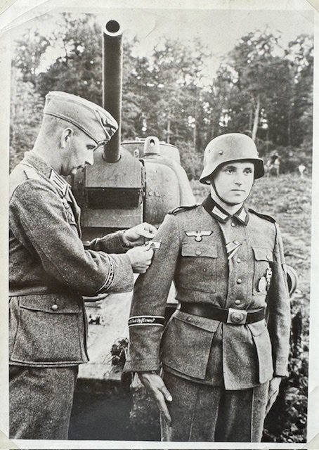 Soldier Awarded Tank Destruction Badge Photo #18502 