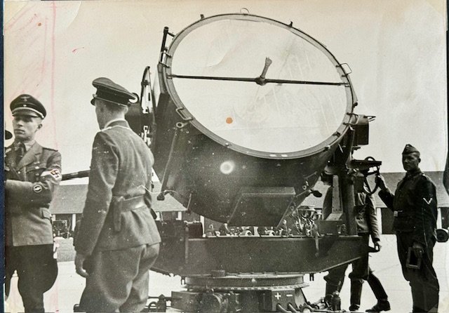 Heavy anti-aircraft searchlight Photo #18216 